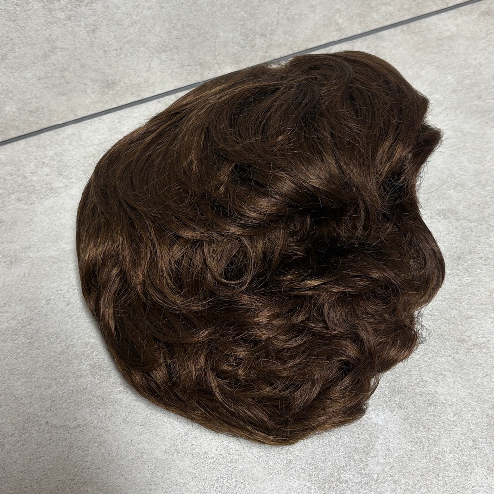 Short Brown Women's Wig - Picture 6 of 13